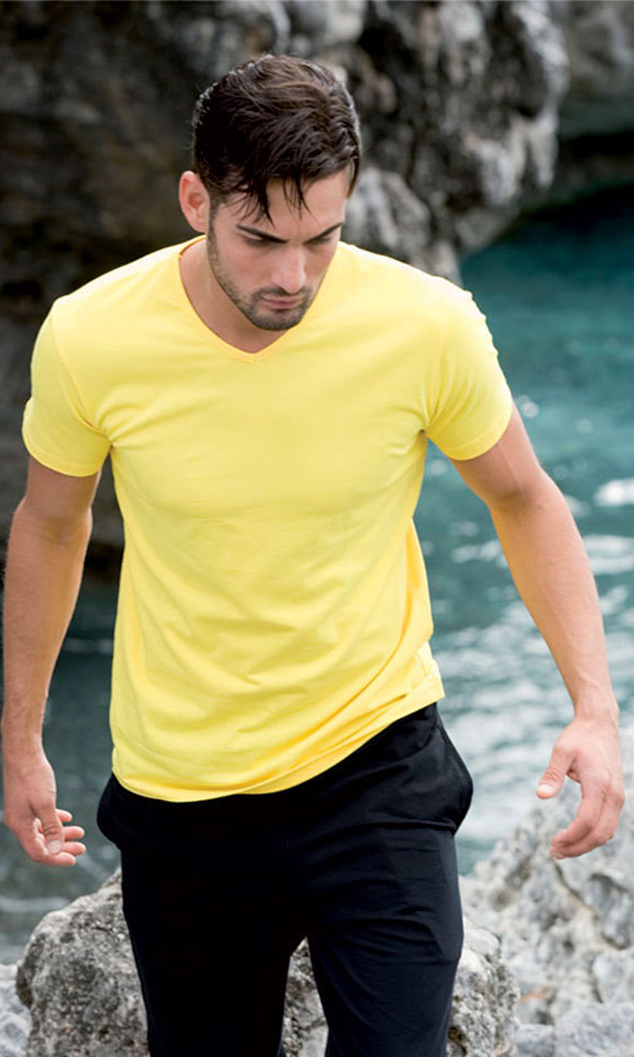 T-shirt uomo elasticizzata collo V - vista 4